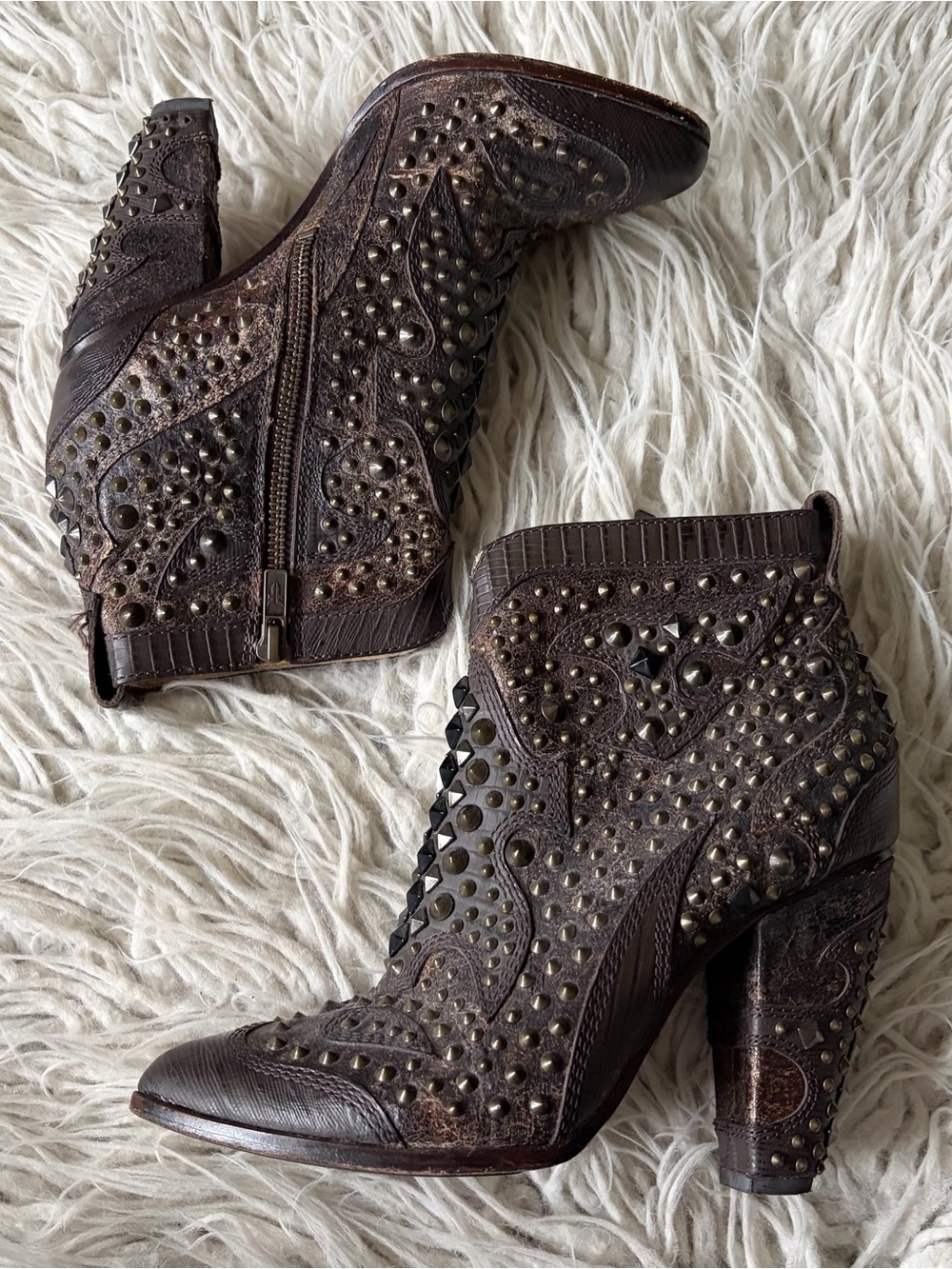 Frye Remy Deco Studded Leather Western Brown Heeled Ankle Booties Boots EUC 6.5